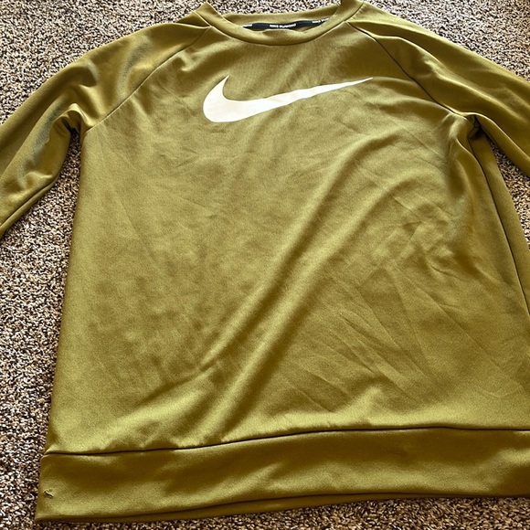 Never worn too small - Picture 1 of 3